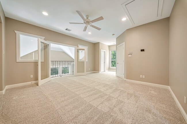 Building Photo - 1616 Live Oak St