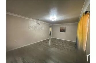 Building Photo - 122 4th Jpv St