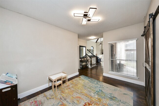 Building Photo - 12307 Lusterleaf Dr