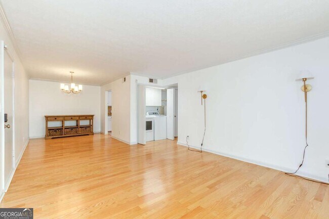 Building Photo - 3005 Seven Pines Ln