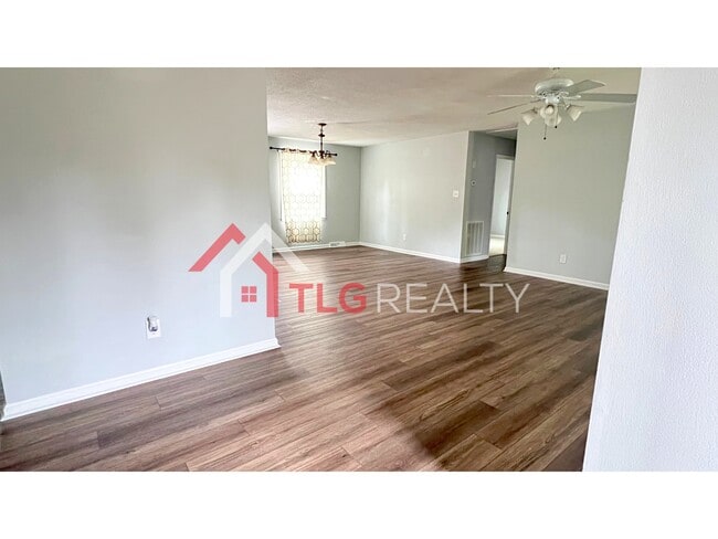 Building Photo - 609 Catawba Cir N