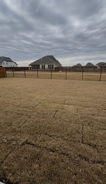 Building Photo - 3300 Little Bluestem Rd