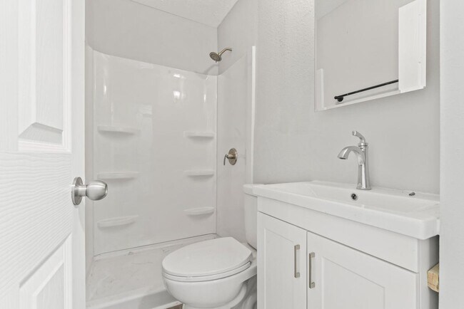 Building Photo - 621 E Main St