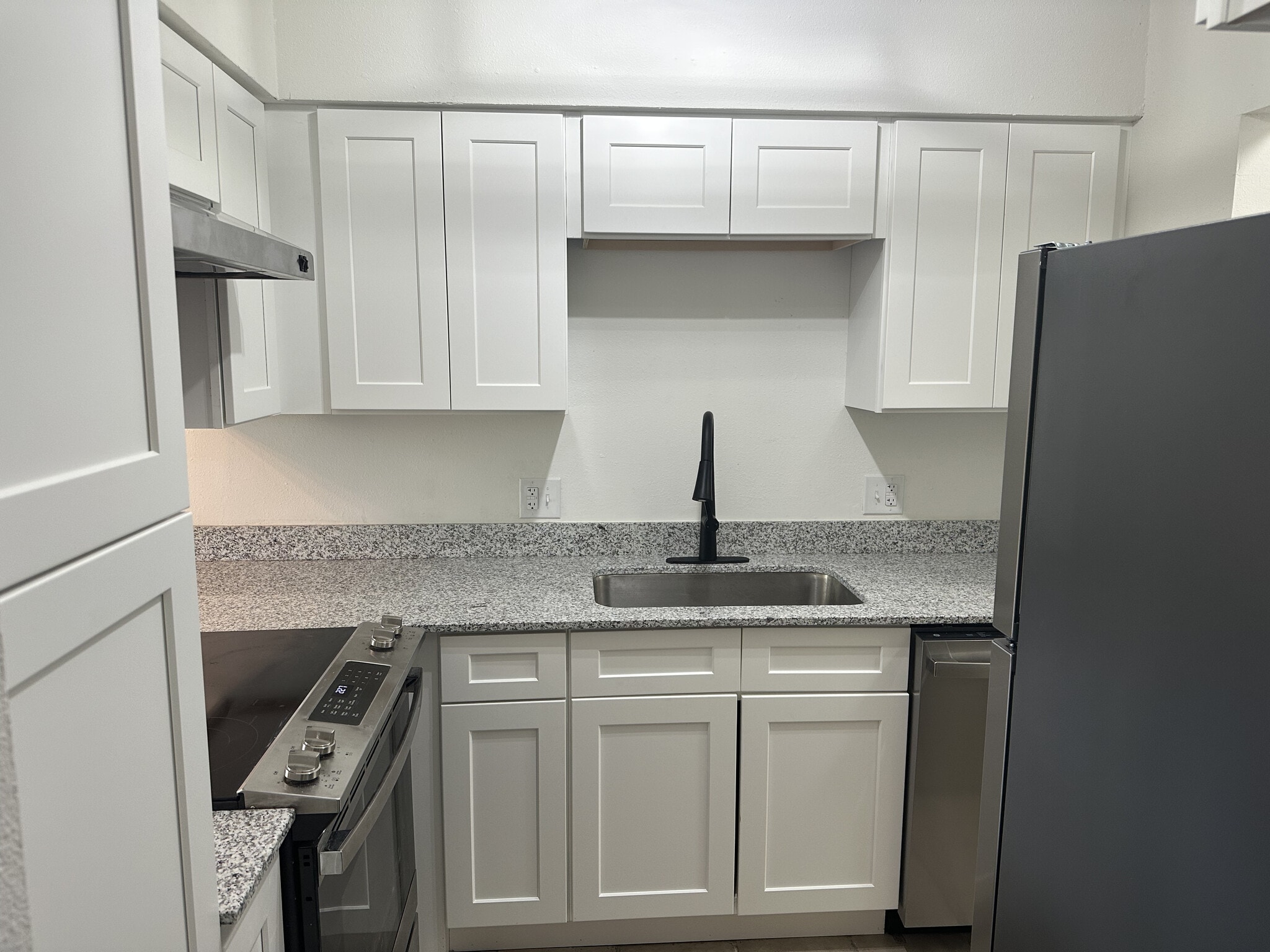 Building Photo - 1300 Louise St