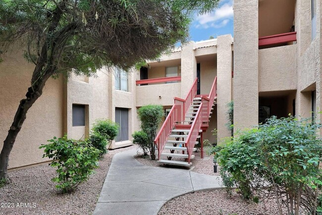 Building Photo - 3131 W Cochise Dr