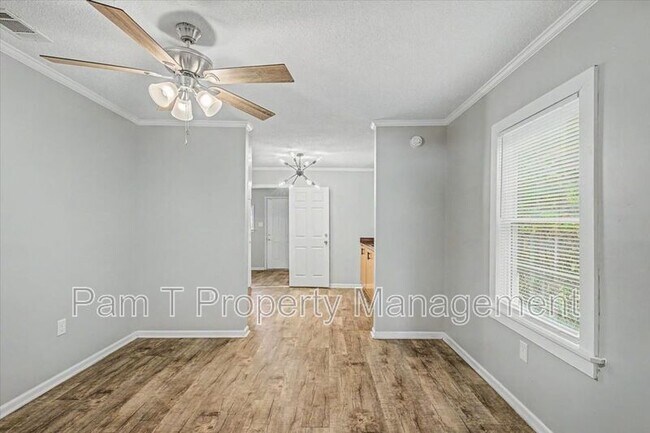 Building Photo - 212 W 58th St