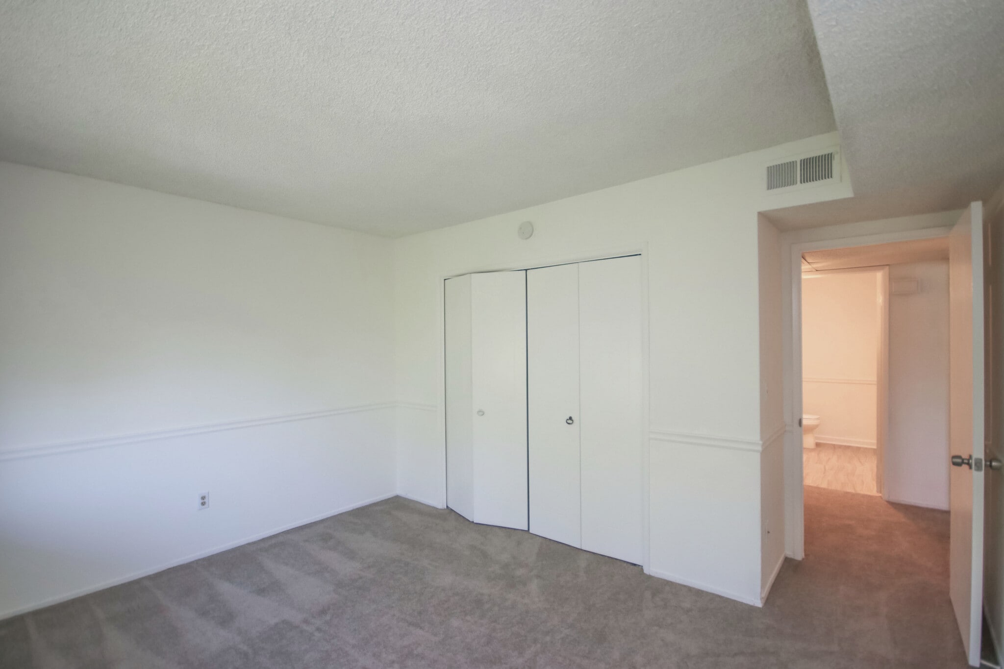 Building Photo - 266 S Madison Ave