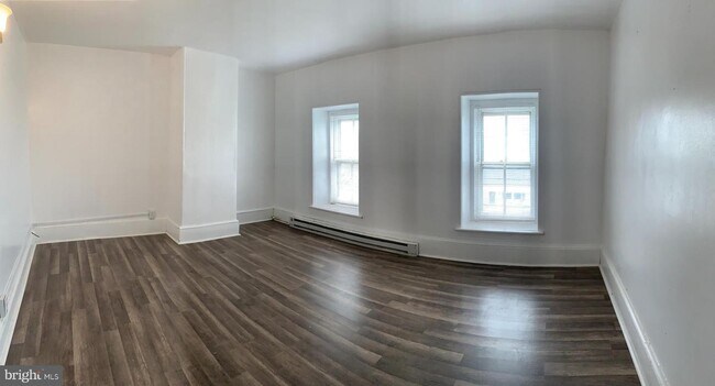 Building Photo - 822 Columbus Rd