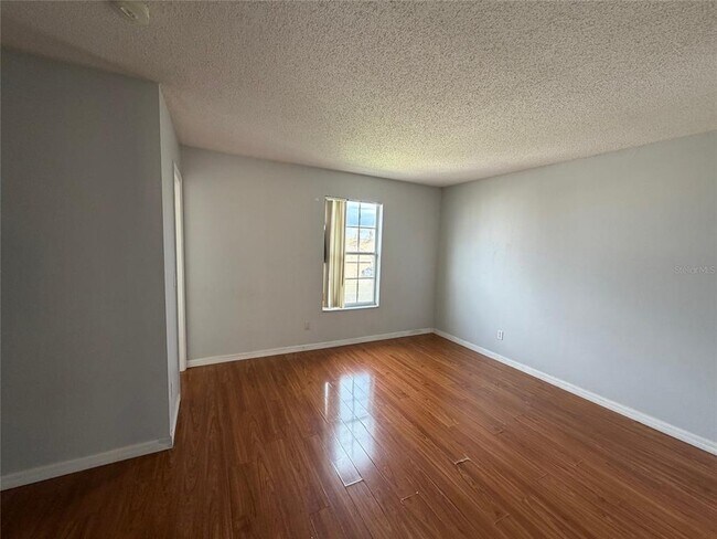 Building Photo - 2290 The Oaks Blvd