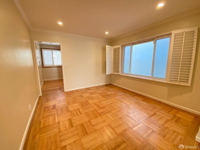 Building Photo - 60 Westdale Ave