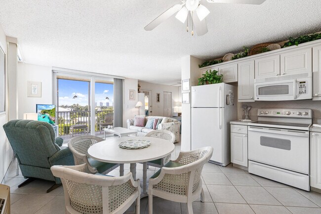 Building Photo - 5800 Bonita Beach Rd SW