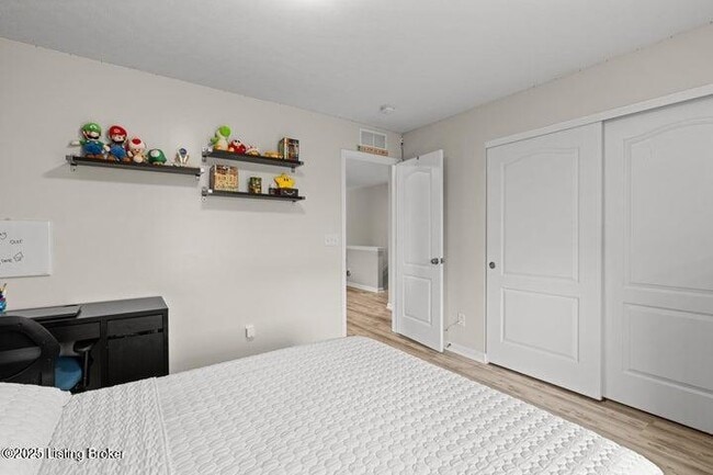 Building Photo - 115 Shadow Rock Ct