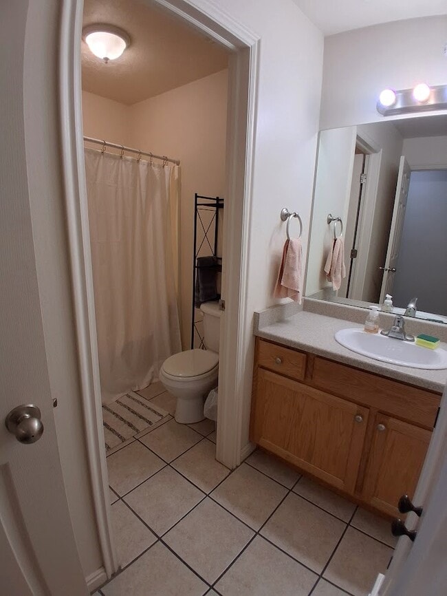 Building Photo - 1969 N Canyon Rd