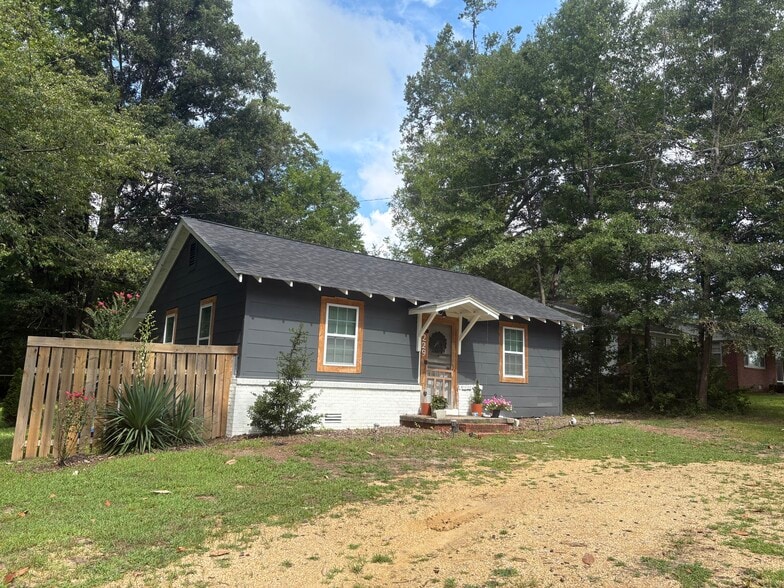 Building Photo - 229 Old Planters Rd