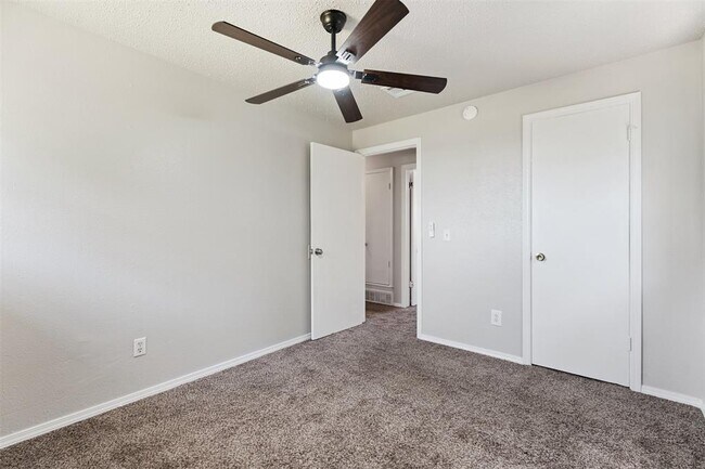 Building Photo - 5221 Foster Dr