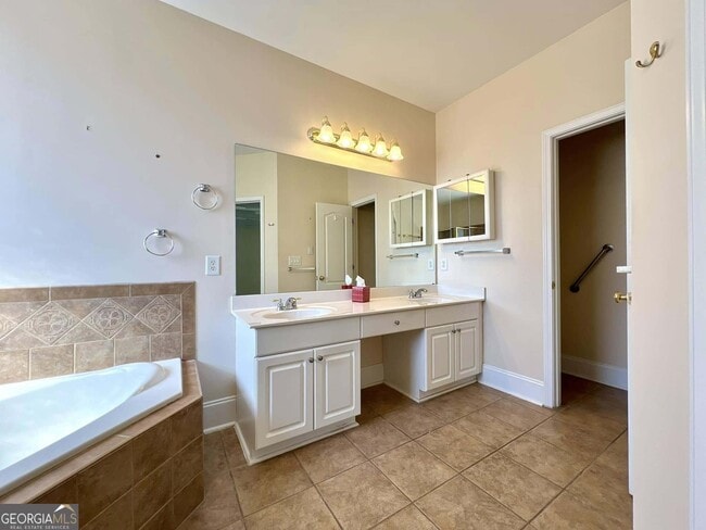 Building Photo - 8008 Revere Dr