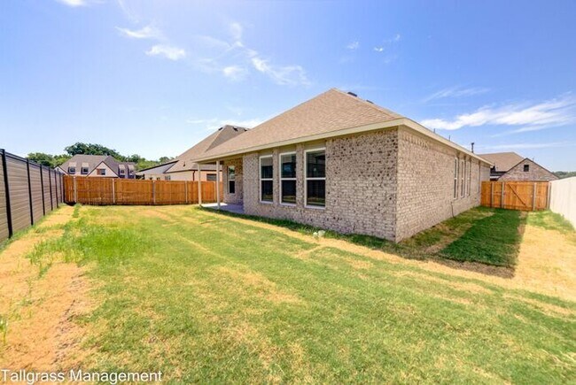 Building Photo - Spacious 4-Bedroom, 2.5-Bath in Broken Arrow!