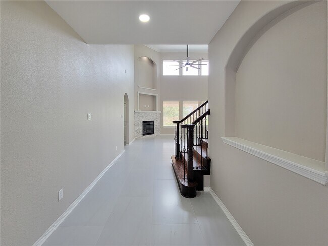 Building Photo - 23111 Broad Spgs Ct