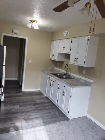 Building Photo - 6586 Liberty Bell Dr