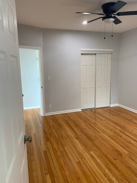 Building Photo - 8115 S Langley Ave