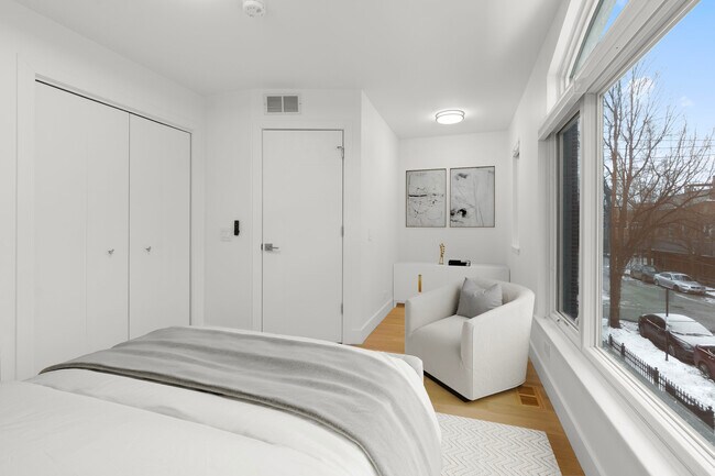 Building Photo - 1618 W Pierce Ave