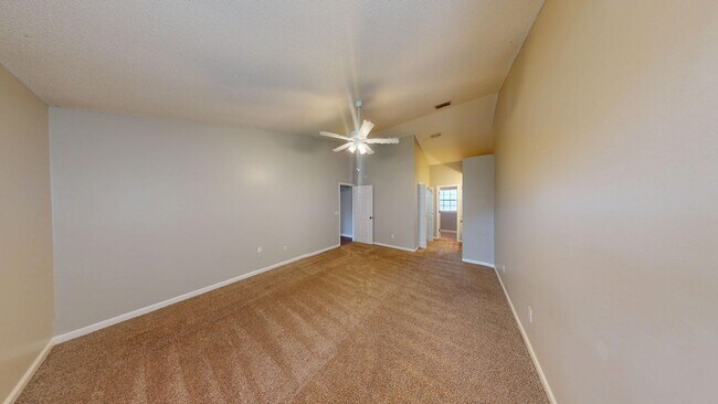 Building Photo - 3Bed/ 2Bath Home - Available Now!