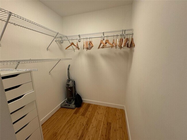 Building Photo - 19400 Turnberry Way