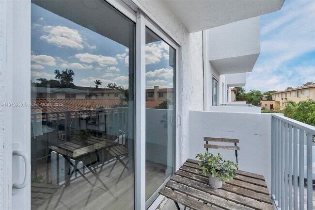 Building Photo - 620 SW 10th St