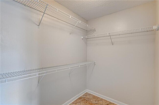 Building Photo - 9833 Baywinds Blvd