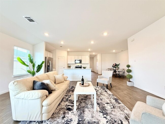 Building Photo - 598 Gladiola Lp
