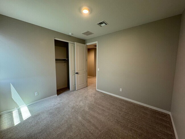 Building Photo - 4 Bedroom - 3 Bath  Home - 2668 Sq. Ft. - Eastmark Inspirian III - Mesa