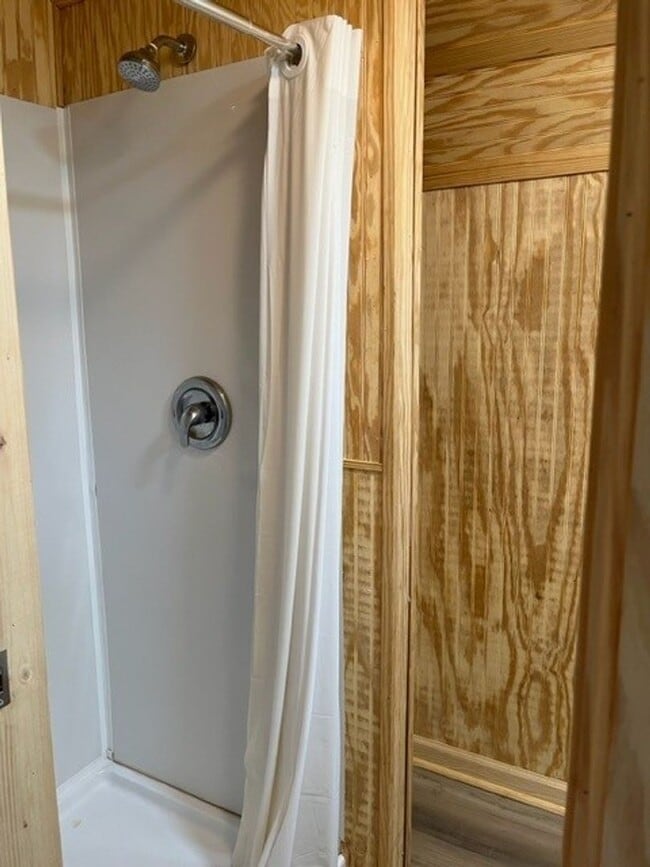 Building Photo - Fully furnished tiny home- 1 bedroom, 1 bath!