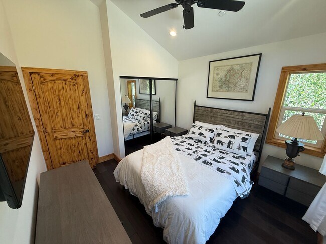 Building Photo - Stunning 4-Bedroom Home with Amazing Views, EV Charger & Solar in Big Bear!
