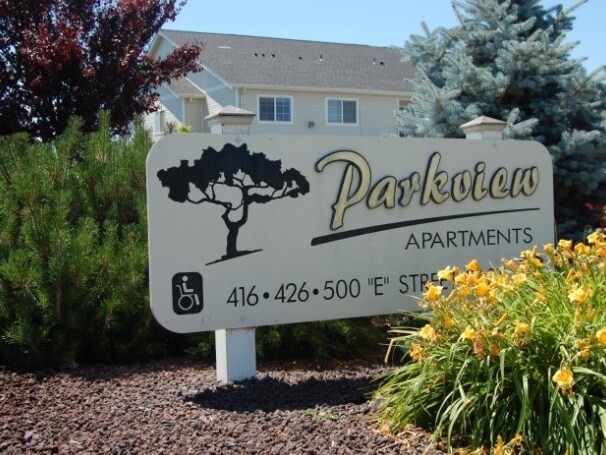 Primary Photo - Parkview Apartments