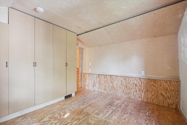 Building Photo - 713 N 5th Ave