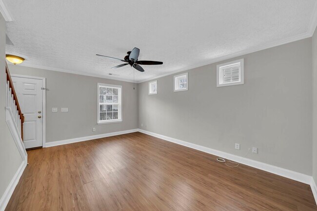 Building Photo - 225 Osmanthus Way