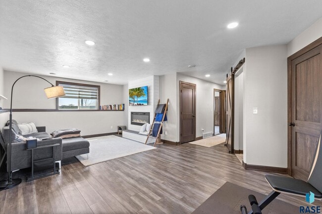 Building Photo - 7305 W Jacob Cir