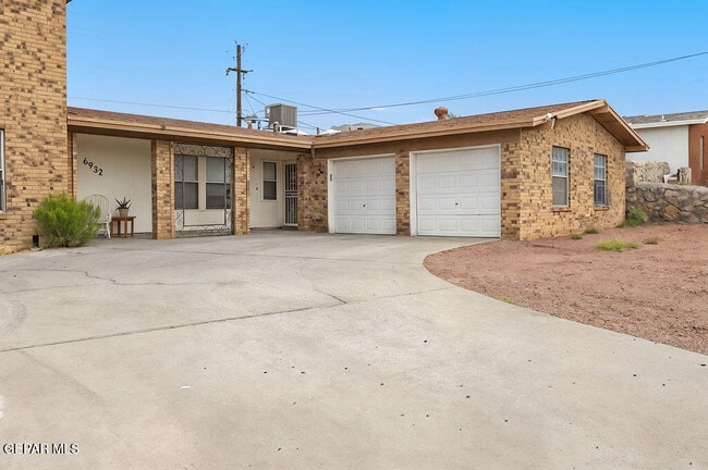 Building Photo - 6932 Escondido Dr