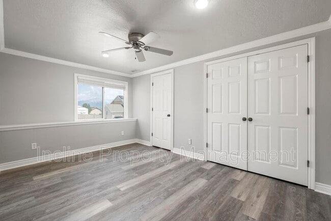 Building Photo - 4016 S Sunrise Dr