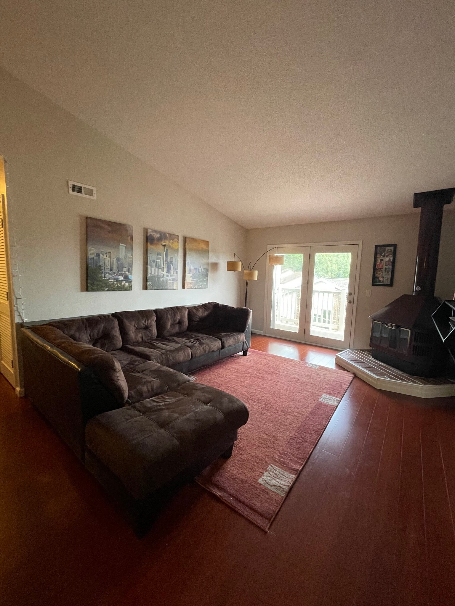 Living Room - 19 Meadow Ridge E