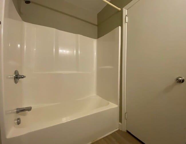 Building Photo - 3BR/2BA Ranch with Fenced Yard – Huntersville