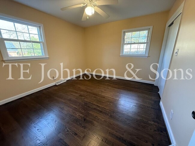 Building Photo - Spacious 4BR Home with Finished Basement, Screened Porch & Garage in Winston-Salem