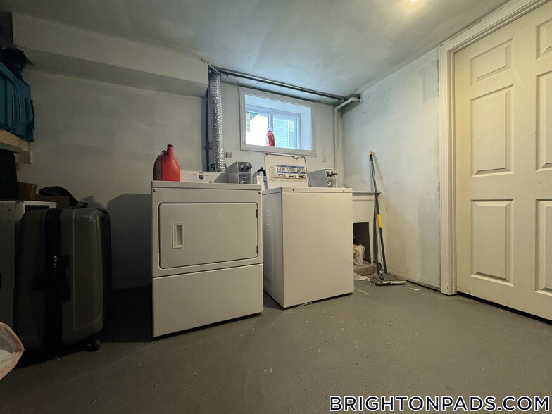 Building Photo - 138 Nonantum St