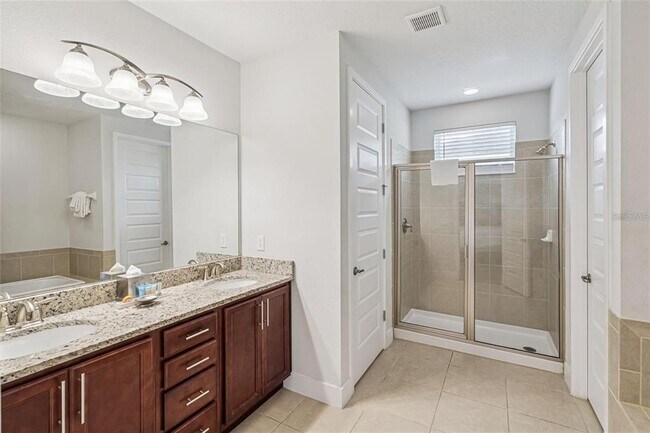 Building Photo - 310 Pendant Ct