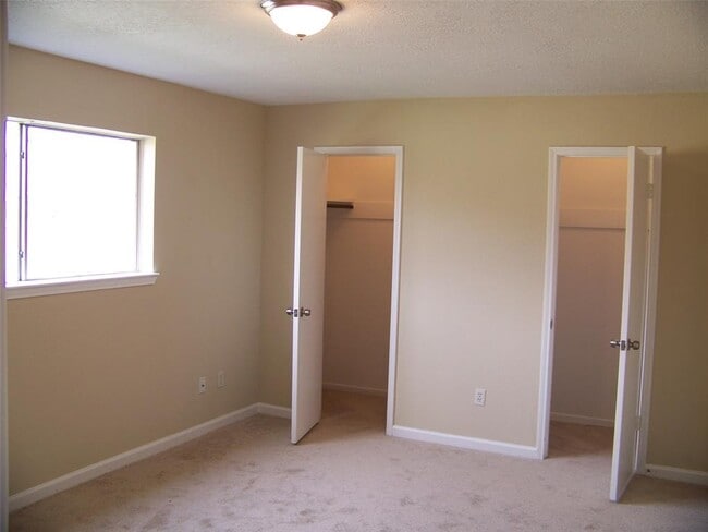 Building Photo - 4742 Tain Dr