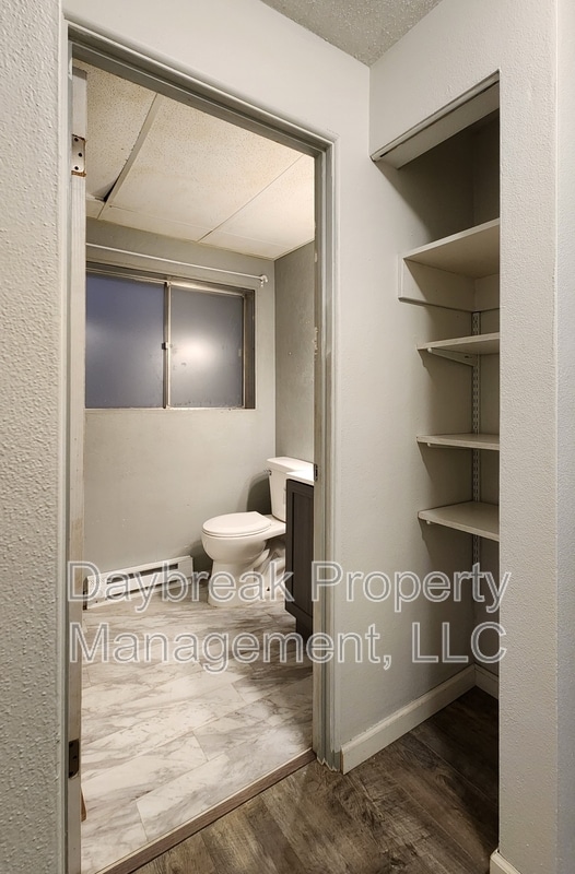 Building Photo - 32 10th Ave N