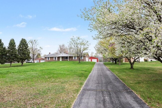 Building Photo - 303 Shed Rd