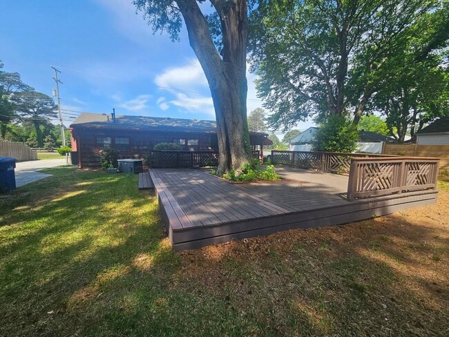 Building Photo - Manor View