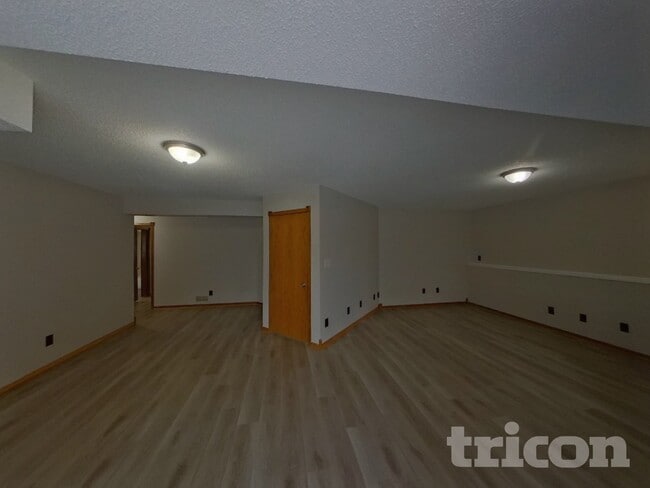 Building Photo - 1503 Palomino Trail