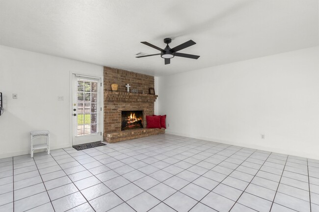 Building Photo - 11030 Hayslip Ln